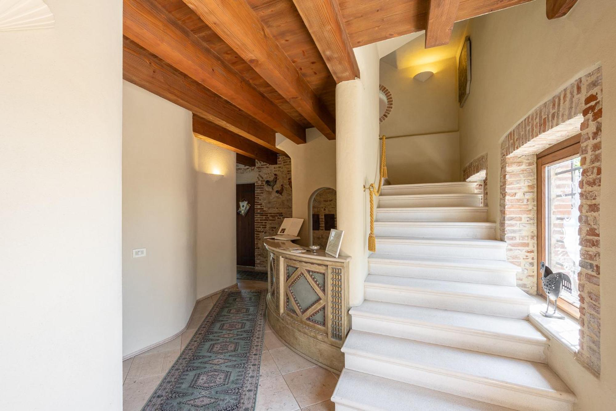 Locanda La Corte Dei Galli Carre Екстер'єр фото