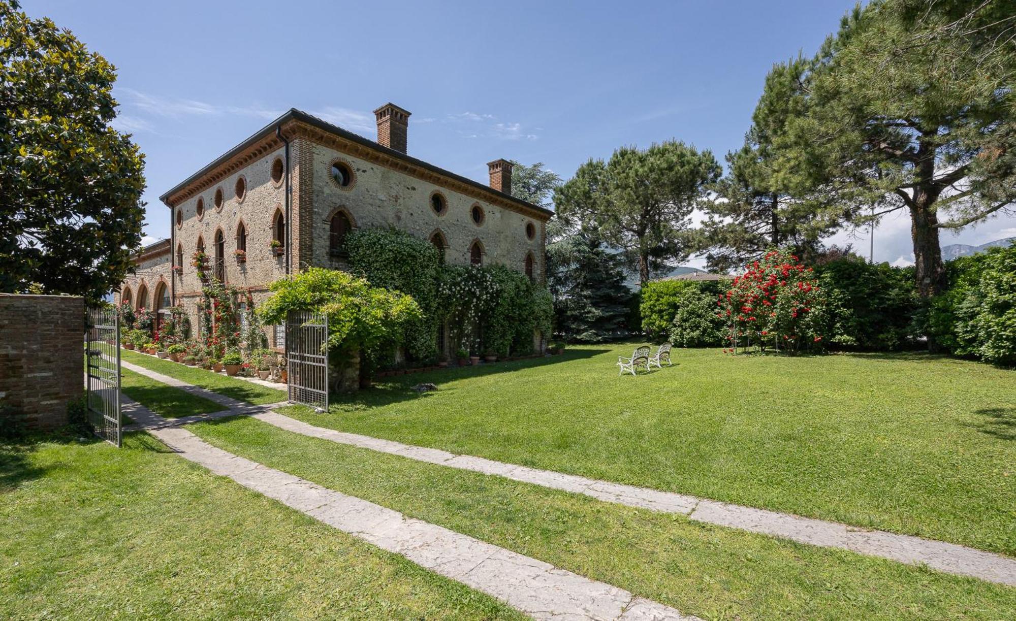 Locanda La Corte Dei Galli Carre Екстер'єр фото